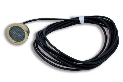 Feuchte- und Temperaturfühler von Roth mit runder Messsonde und Kabel zur Installation in Freiflächenheizungen.